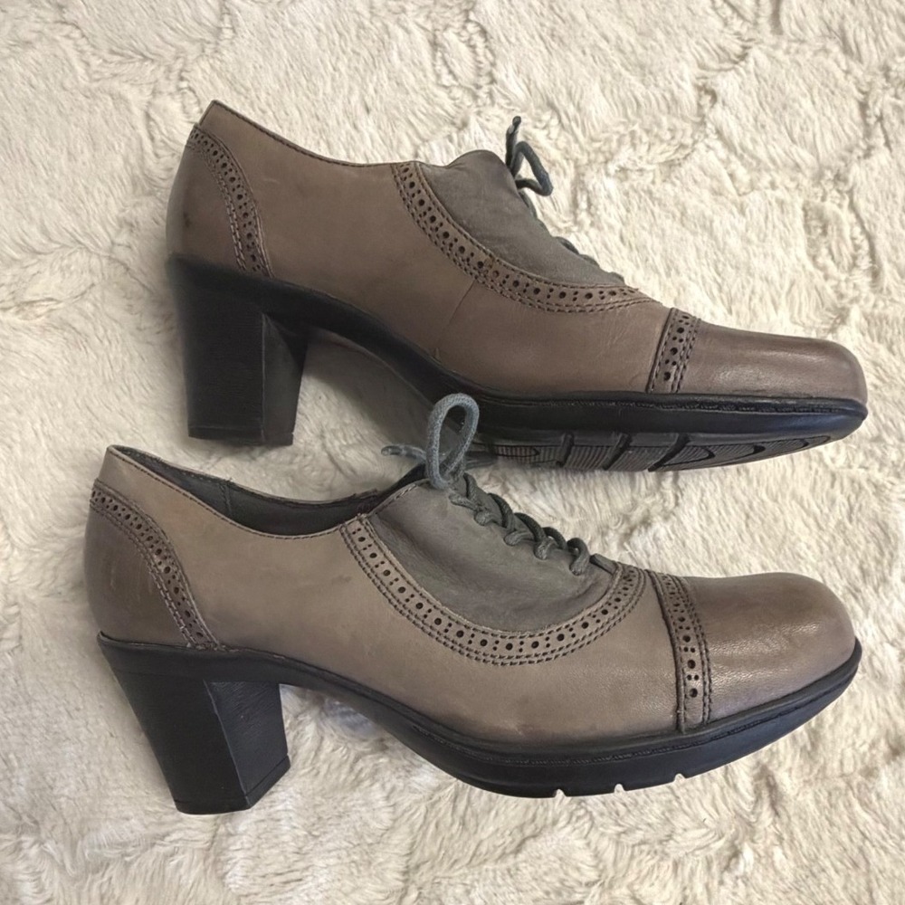 Clarks Bendables Oxford Heels Grey Leather Wingtip Brogue Dark Acadamia Retro 7M